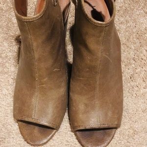 Lucky Brand open toed wedges